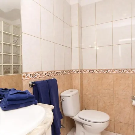 Flores 5 - Two Bed Apartment Playa Fanabe