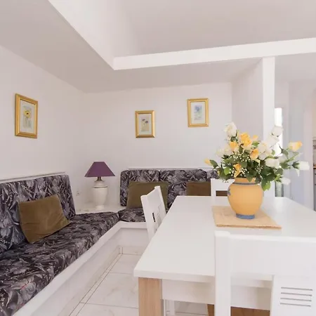 Flores 5 - Two Bed Apartment *
